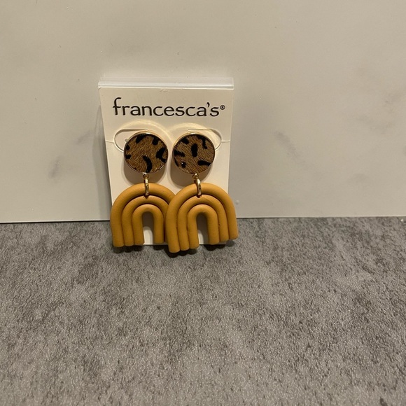 BNWT JASMINE FUR POST DROP EARRINGS - Picture 7 of 9